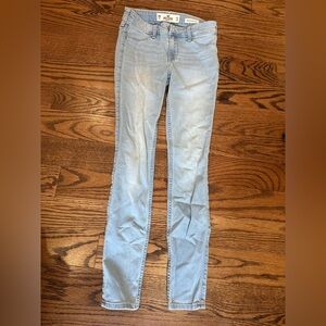 Hollister low rise jean leggings size- 00S W23 L26